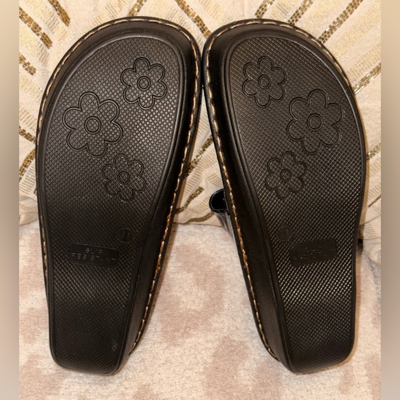 Angies Uniforms Galaxy Print Mary Jane Shoes - Women’s Size 11 - Picture 7 of 8